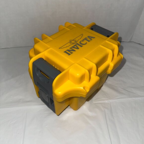 Invicta Mens Pro Diver Blue Watch With Yellow Storage Case - Picture 3 of 10